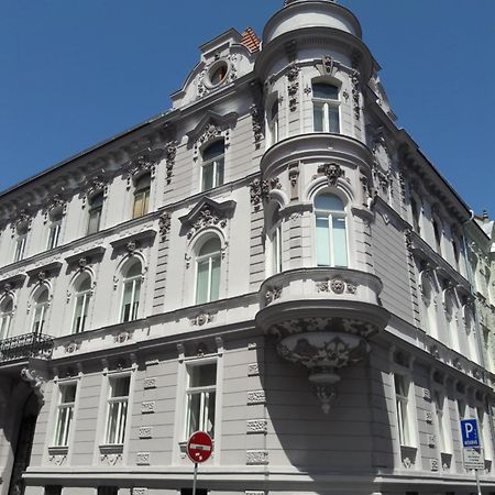 Lucas Apartment - Self Check-In Bratislava Exterior photo